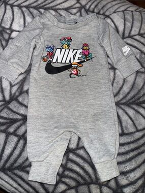 Newborn Baby Nike Vintage 90’s Theme Gray Romper EUC